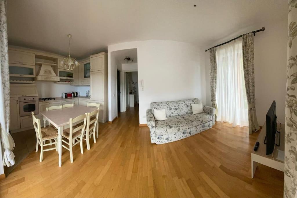 Vista Lago Panoramica Colonno 外观 照片